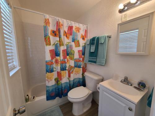 Bathroom, Sun Island Motel in St. Pete Beach (FL) Bathroom, Sun Island Motel in St. Pete Beach (FL)