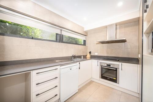 Forrest Hotel and Apartments near High Court of Australia Forrest Hotel and Apartments near High Court of Australia