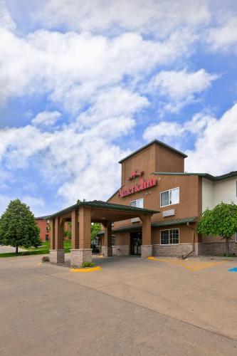 Вход, AmericInn by Wyndham Des Moines Airport in Де-Мойн (Айова) Вход, AmericInn by Wyndham Des Moines Airport in Де-Мойн (Айова)