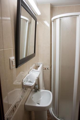 This photo about Hostal El Emigrante shared on HyHotel.com