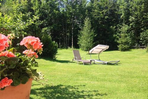 Garden, Kaiser's Landhaus in Schliersee Garden, Kaiser's Landhaus in Schliersee