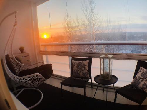 balkong/terrass, Modern design w/balcony, free parking,WiFi & A/C in Villmanstrand balkong/terrass, Modern design w/balcony, free parking,WiFi & A/C in Villmanstrand
