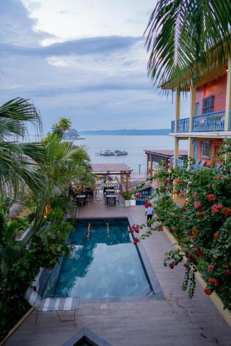 hotel on the island of flores guatemala