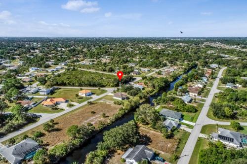 Surrounding environment, Rosemont Bungalow in Rotonda West (FL) Surrounding environment, Rosemont Bungalow in Rotonda West (FL)