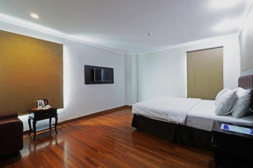 Guestroom, P Hotel Jakarta in Senen Guestroom, P Hotel Jakarta in Senen