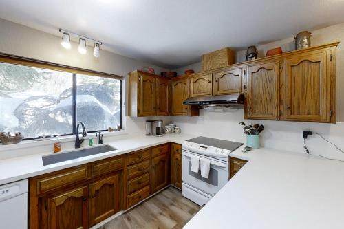 Eagles Nest Condo #88 in Lakeshore (CA) Eagles Nest Condo #88 in Lakeshore (CA)