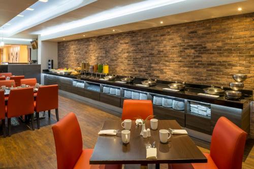 Restaurant, Real Inn Perinorte in Tlalnepantla Restaurant, Real Inn Perinorte in Tlalnepantla