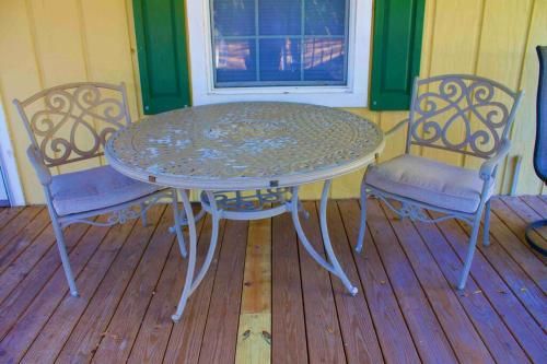 Cheerful 3 bedrooms Home on 3.5acres Rv parking in Zephyrhills (FL) Cheerful 3 bedrooms Home on 3.5acres Rv parking in Zephyrhills (FL)