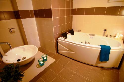 Bathroom, Bayou Lagoon Park Resort in Ayer Keroh Bathroom, Bayou Lagoon Park Resort in Ayer Keroh
