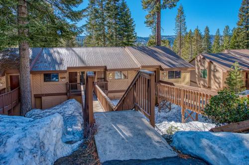Huntington Lake Condo #98 in Lakeshore (CA) Huntington Lake Condo #98 in Lakeshore (CA)