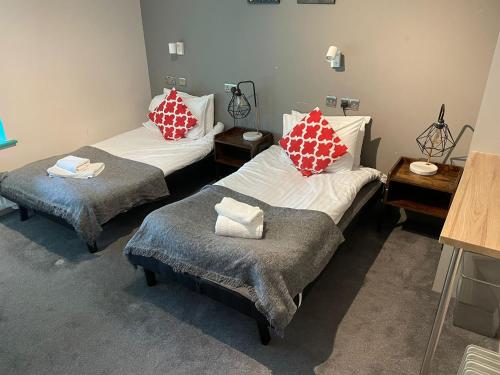 Large 2 Bed Modern Bright Apartment - Sleeps upto6 in Bury Large 2 Bed Modern Bright Apartment - Sleeps upto6 in Bury
