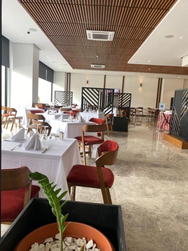 Restaurant, STAR LAND HOTEL BASTOS in Yaounde Restaurant, STAR LAND HOTEL BASTOS in Yaounde