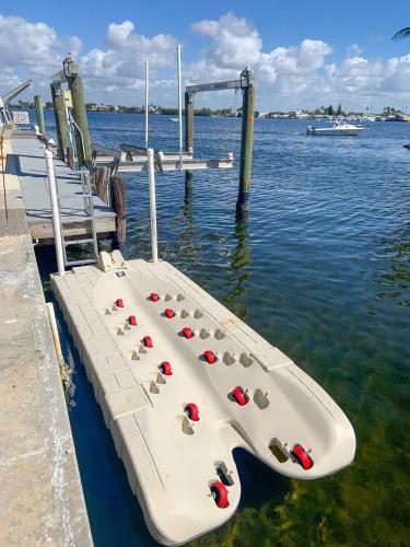 Waterfront Matlacha Home with Hot Tub and Grill! in Matlacha (FL) Waterfront Matlacha Home with Hot Tub and Grill! in Matlacha (FL)