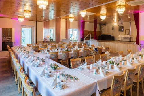 Banquet hall, Landhotel Wolf-Mertes in Sessenbach Banquet hall, Landhotel Wolf-Mertes in Sessenbach