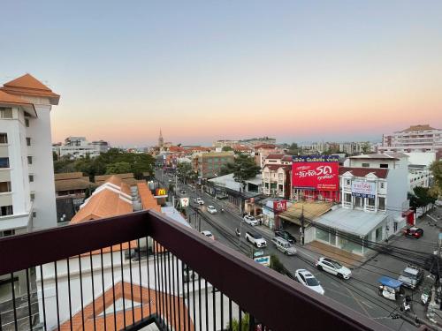 ザ・エンパイヤ レシデンス ニンマン19