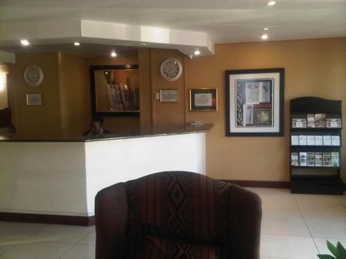Vestíbul, Airport Inn and Suites in Johannesburg Vestíbul, Airport Inn and Suites in Johannesburg