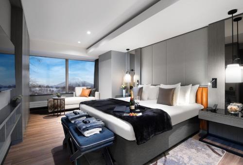 Hinode Hills Niseko Village - Small Luxury Hotels of The World in Niseko Village Hinode Hills Niseko Village - Small Luxury Hotels of The World in Niseko Village