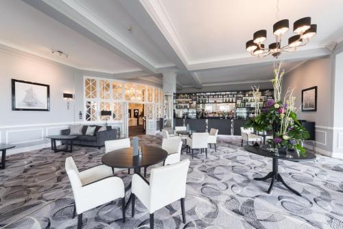 Restaurant, The Carlyon Bay Hotel and Spa in Saint Austell Restaurant, The Carlyon Bay Hotel and Spa in Saint Austell