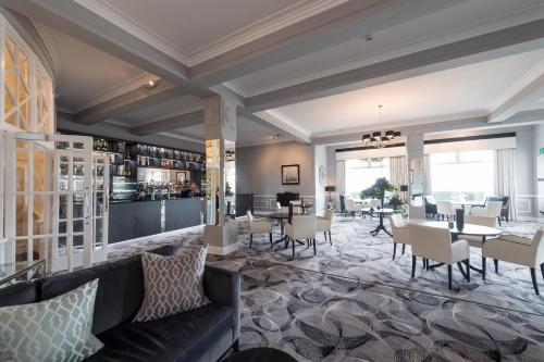 Restaurant, The Carlyon Bay Hotel and Spa in Saint Austell Restaurant, The Carlyon Bay Hotel and Spa in Saint Austell