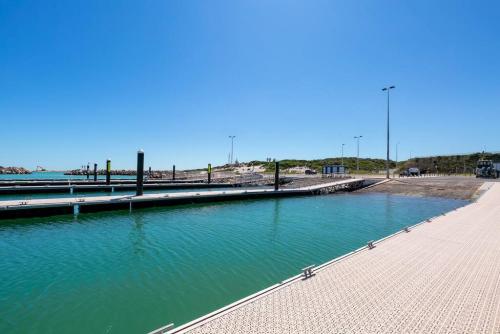 Nabij attractie, A1 Stylish light filled 2 bed apt Free WiFi in Joondalup Nabij attractie, A1 Stylish light filled 2 bed apt Free WiFi in Joondalup