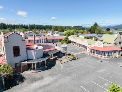 Tampilan eksterior, The Village Inn Hotel in Te Anau Tampilan eksterior, The Village Inn Hotel in Te Anau