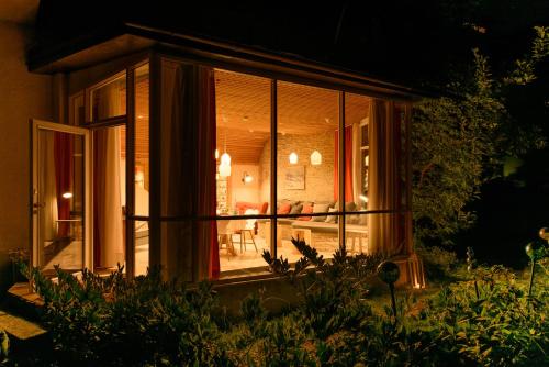 Közös társalgó / TV, Bavaria Biohotel in Garmisch-Partenkirchen Városközpont Közös társalgó / TV, Bavaria Biohotel in Garmisch-Partenkirchen Városközpont