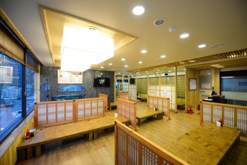 Restaurant, Dunsan Graytone Hotel in Daejeon Restaurant, Dunsan Graytone Hotel in Daejeon
