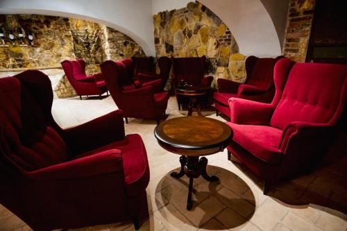 Паб/Коктейль-бар, The Nest Boutique in Бая-Маре Паб/Коктейль-бар, The Nest Boutique in Бая-Маре