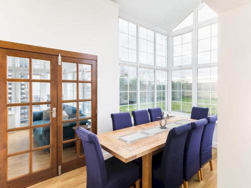 Sadržaji, Pass the Keys SPACIOUS Modern 5 Bed, Sleeps up to 12 & Parking in Warwickshire Sadržaji, Pass the Keys SPACIOUS Modern 5 Bed, Sleeps up to 12 & Parking in Warwickshire