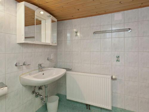 Fürdőszoba, Lovely Holiday Home in Rauris with Terrace in Rauris Fürdőszoba, Lovely Holiday Home in Rauris with Terrace in Rauris