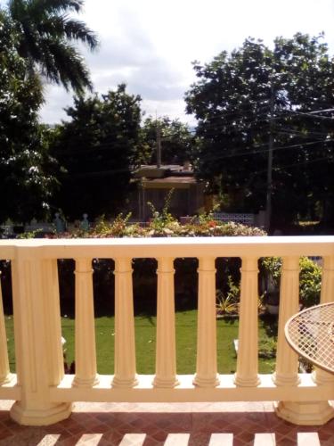 Varanda/terraço, Castlevue B&B in Montego Bay Varanda/terraço, Castlevue B&B in Montego Bay