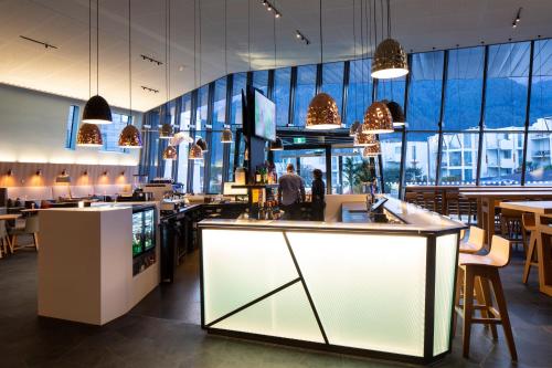 로비, Holiday Inn Express And Suites Queenstown By IHG in 퀸스타운 로비, Holiday Inn Express And Suites Queenstown By IHG in 퀸스타운