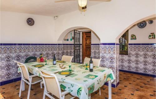 Vista exterior, Awesome home in Roda de Ber with 4 Bedrooms, WiFi and Outdoor swimming pool in Roda De Bará Vista exterior, Awesome home in Roda de Ber with 4 Bedrooms, WiFi and Outdoor swimming pool in Roda De Bará
