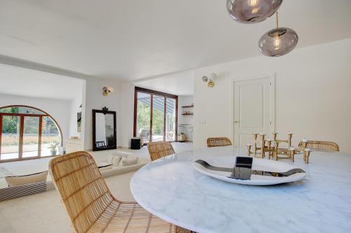 Villa Roca Verde by Slow Villas in Puigpunyent Villa Roca Verde by Slow Villas in Puigpunyent