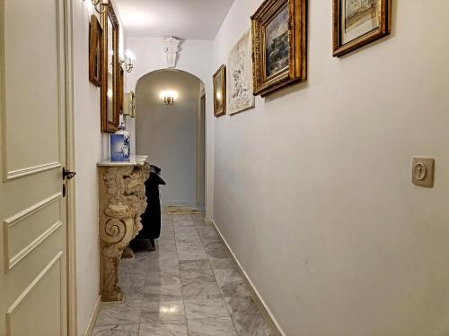 Predvorje, Villa Trianon in Lasne Predvorje, Villa Trianon in Lasne