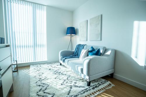 Luxe Apartments Bracknell Near Ascot, Legoland, Windsor, Lexicon - Free Parking & Gym in Bracknell Luxe Apartments Bracknell Near Ascot, Legoland, Windsor, Lexicon - Free Parking & Gym in Bracknell