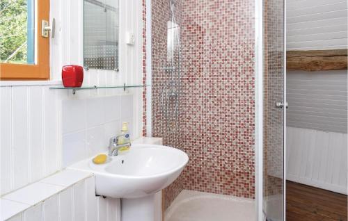 Baie, Holiday Home Rue Du Grand Clos in Falaise Baie, Holiday Home Rue Du Grand Clos in Falaise