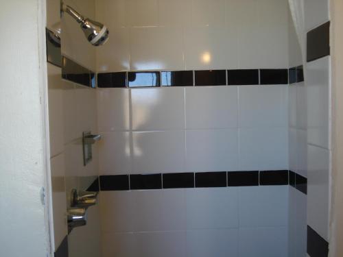 在meiguo.com看到的Safari Motor Inn - Joshua Tree的介绍图片