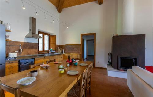 Kitchen, Awesome Home In Gradoli With 5 Bedrooms, Wifi And Outdoor Swimming Pool in Gradoli Kitchen, Awesome Home In Gradoli With 5 Bedrooms, Wifi And Outdoor Swimming Pool in Gradoli