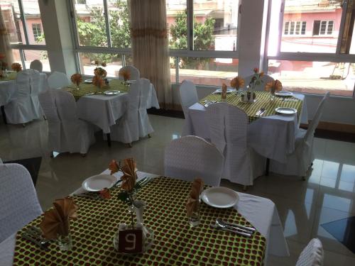 Restaurant, Mc -Ellys Hotel in Arusha Restaurant, Mc -Ellys Hotel in Arusha