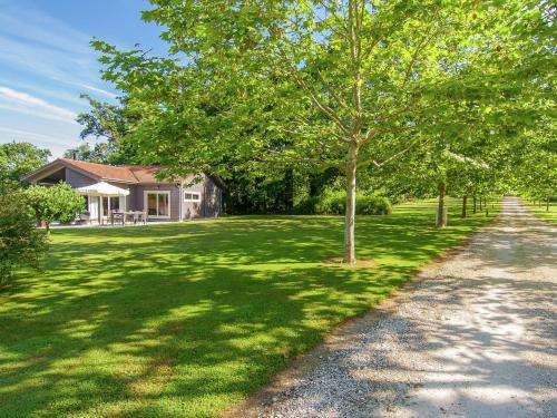 Eksterijer hotela, Holiday Home in Oradour sur Vayres with Private Terrace in Oradour-sur-Vayres Eksterijer hotela, Holiday Home in Oradour sur Vayres with Private Terrace in Oradour-sur-Vayres