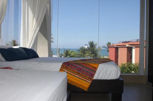 Room2Board Hostel and Surf School in Jaco Room2Board Hostel and Surf School in Jaco