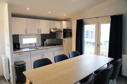 Facilities, Chalet (J10) op gezellige familiecamping bij zee in Kamperland Facilities, Chalet (J10) op gezellige familiecamping bij zee in Kamperland