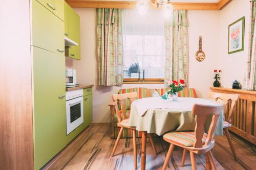 Cocina, Pichlerhof Sommmercard - Urlaub am Bauernhof in Schladming Cocina, Pichlerhof Sommmercard - Urlaub am Bauernhof in Schladming