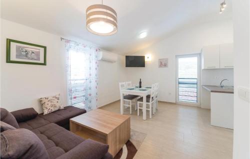 Two-Bedroom Apartment in Verunic in Verunić Two-Bedroom Apartment in Verunic in Verunić