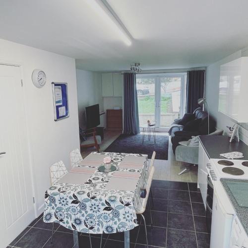 Apartment 3, The Anchorage Porth Way, Porth, Newquay TR7 3NR in Newquay Vízpart Apartment 3, The Anchorage Porth Way, Porth, Newquay TR7 3NR in Newquay Vízpart