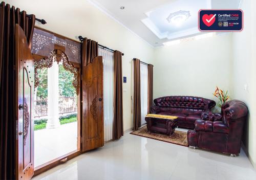 Omah Etam Villa in Sendangagung Omah Etam Villa in Sendangagung