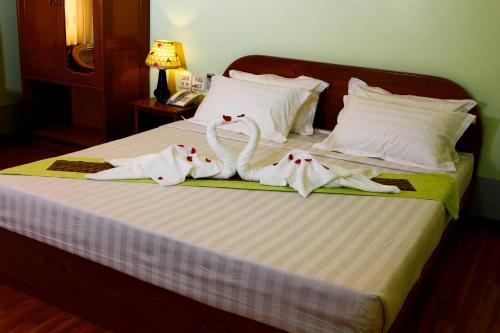 Sandalwood Hotel in Inle Lake Sandalwood Hotel in Inle Lake