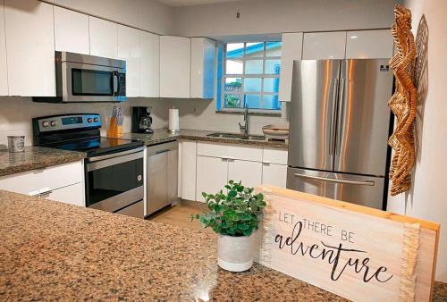 5BR! Pool, Air Hockey, Playground, Gazebo, BBQ, Sleeps 16 in Sunset 5BR! Pool, Air Hockey, Playground, Gazebo, BBQ, Sleeps 16 in Sunset