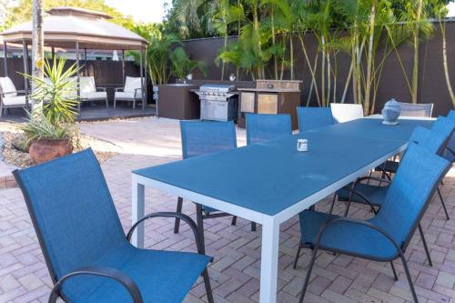 5BR! Pool, Air Hockey, Playground, Gazebo, BBQ, Sleeps 16 in Sunset 5BR! Pool, Air Hockey, Playground, Gazebo, BBQ, Sleeps 16 in Sunset